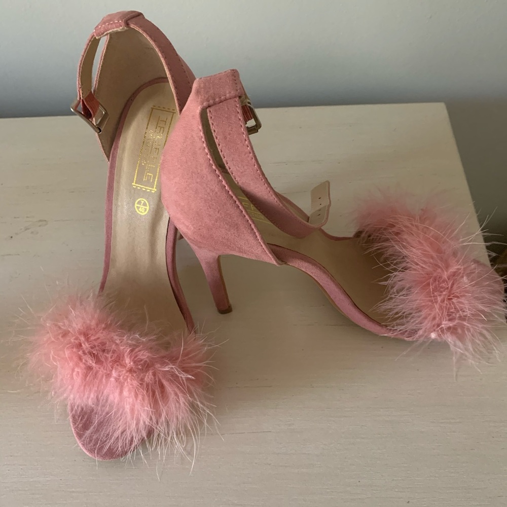 Feathered blush stiletto